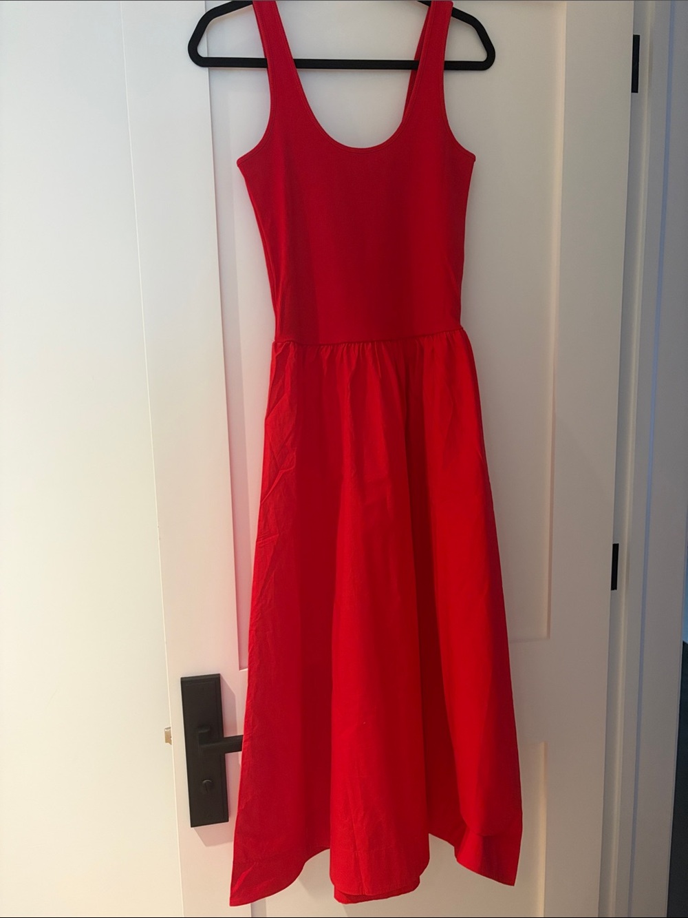 Woman’s Red Sleeveless Scoop Neck Dress